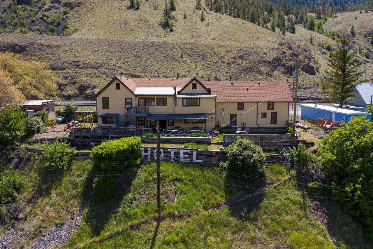 The Inn At Spences Bridge Екстериор снимка