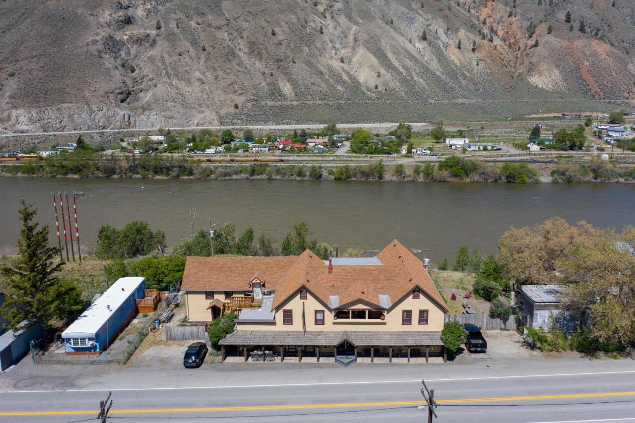 The Inn At Spences Bridge Екстериор снимка