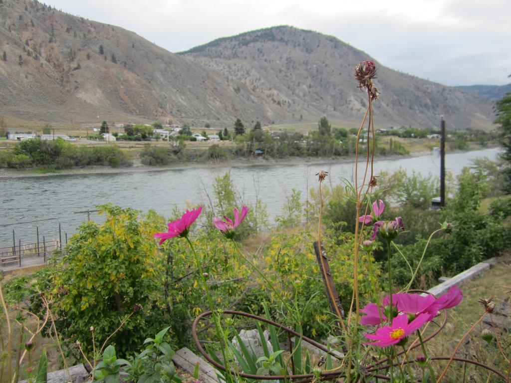 The Inn At Spences Bridge Екстериор снимка